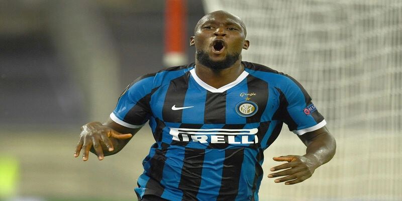 Thể hình lý tưởng là điểm mạnh của Lukaku.