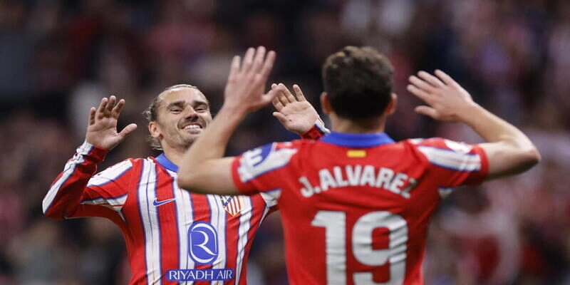 Tuy đã sa sút nhưng Antoine Griezmann vẫn là cầu thủ chủ lực của đội.